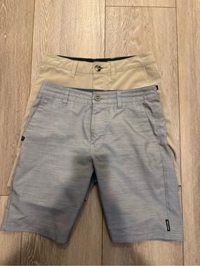 Boys Ripcurl & Quicksilver Shorts in Light Gray and Khaki set of 2